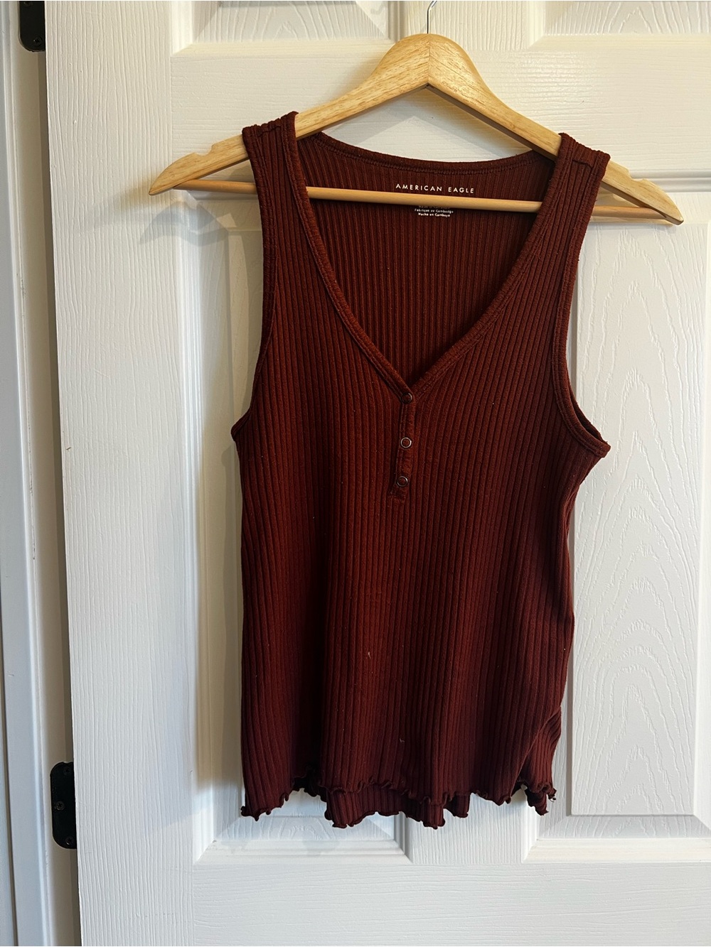 American Eagle Outfitters Ribbed V-Neck Tank Top - Maroon